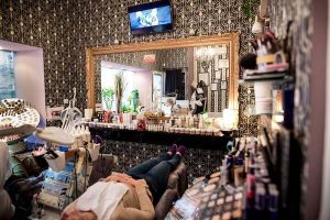 Mercedes kozmetika üzlethelyiség